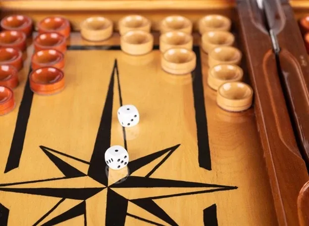 00_backgammon-strategy-ak_backgammon-board.webp