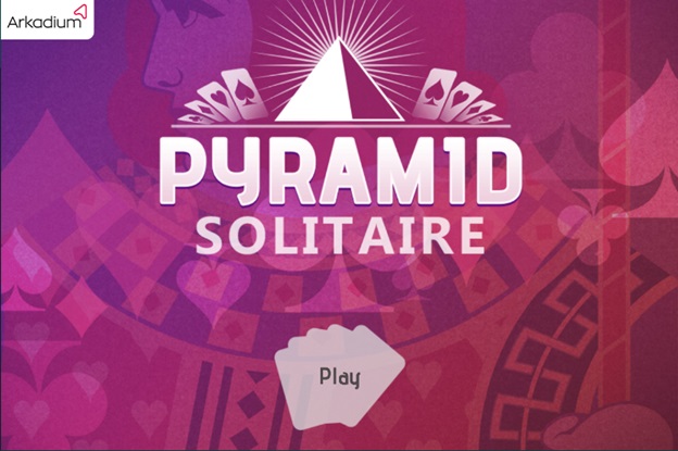 Game loading screen of Arkadium’s Pyramid Solitaire